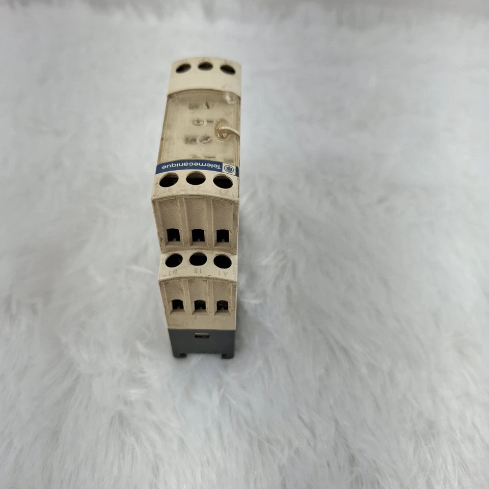 Telemecanique RE7CV11BU Time Relay RE7CV11BU Fast Ship